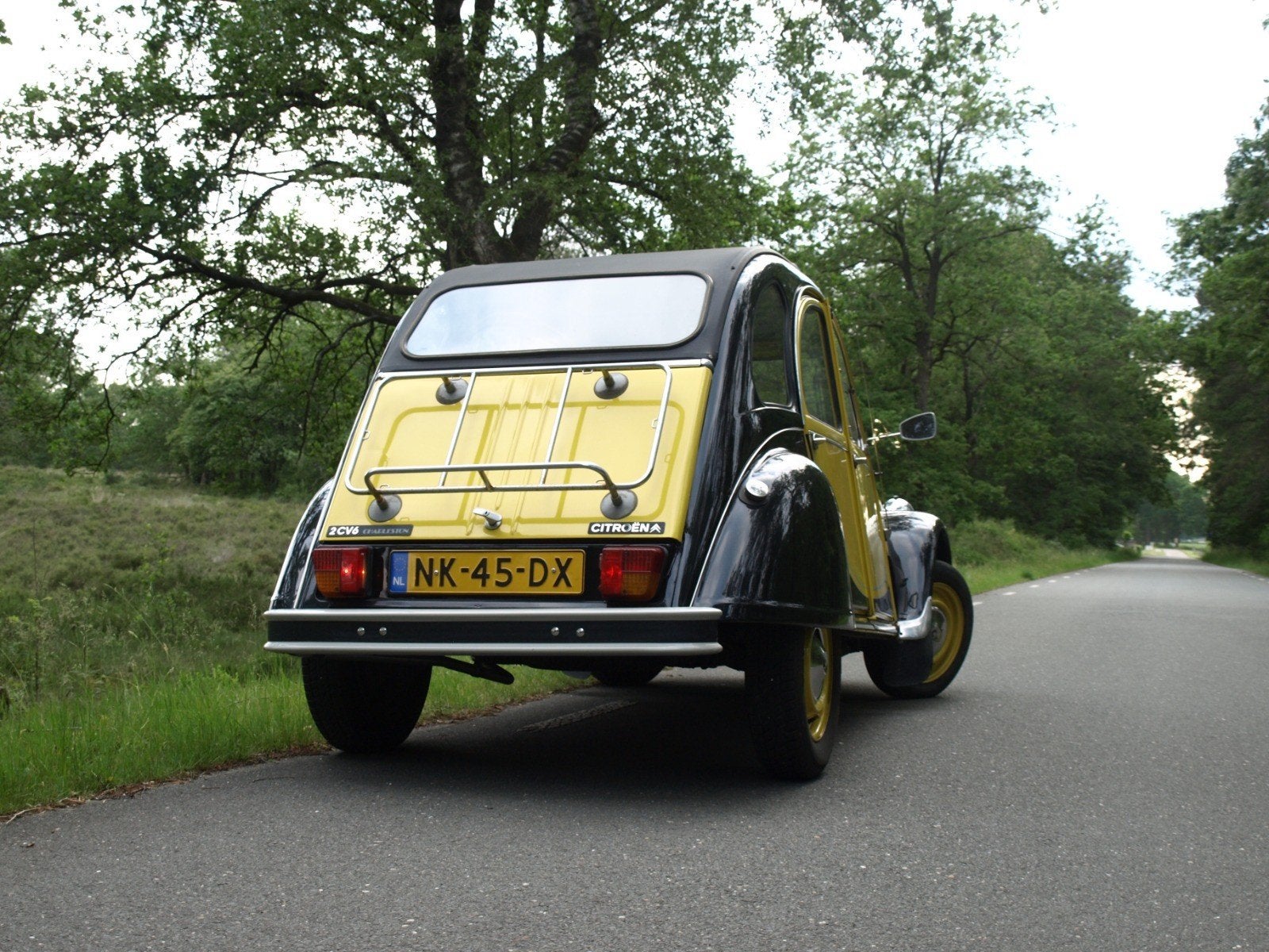 Citroën 2CV Charleston (geel/zwart) – goed rijdend en netjes, 602 cc, 2CV, 4 stoelen, Zwart