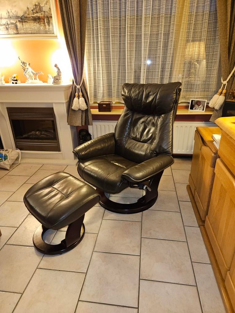 Fauteuil met voetenbankje., Ophalen, Gebruikt, 75 tot 100 cm, 50 tot 75 cm