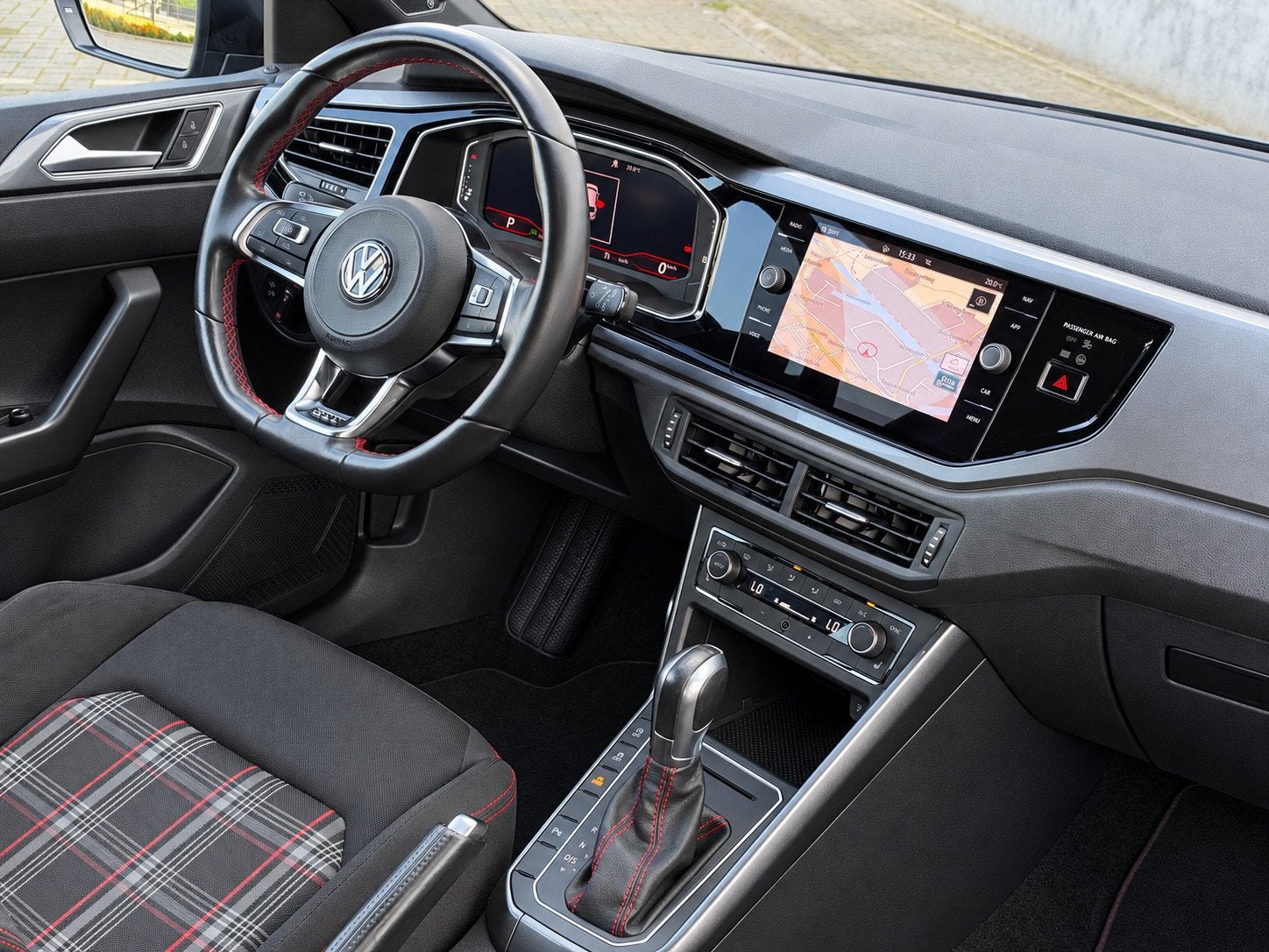 Volkswagen POLO 2.0 TSI GTI CAMERA|VIRTUAL|, Auto's, Gebruikt, 4 cilinders, Zwart, Geïmporteerd