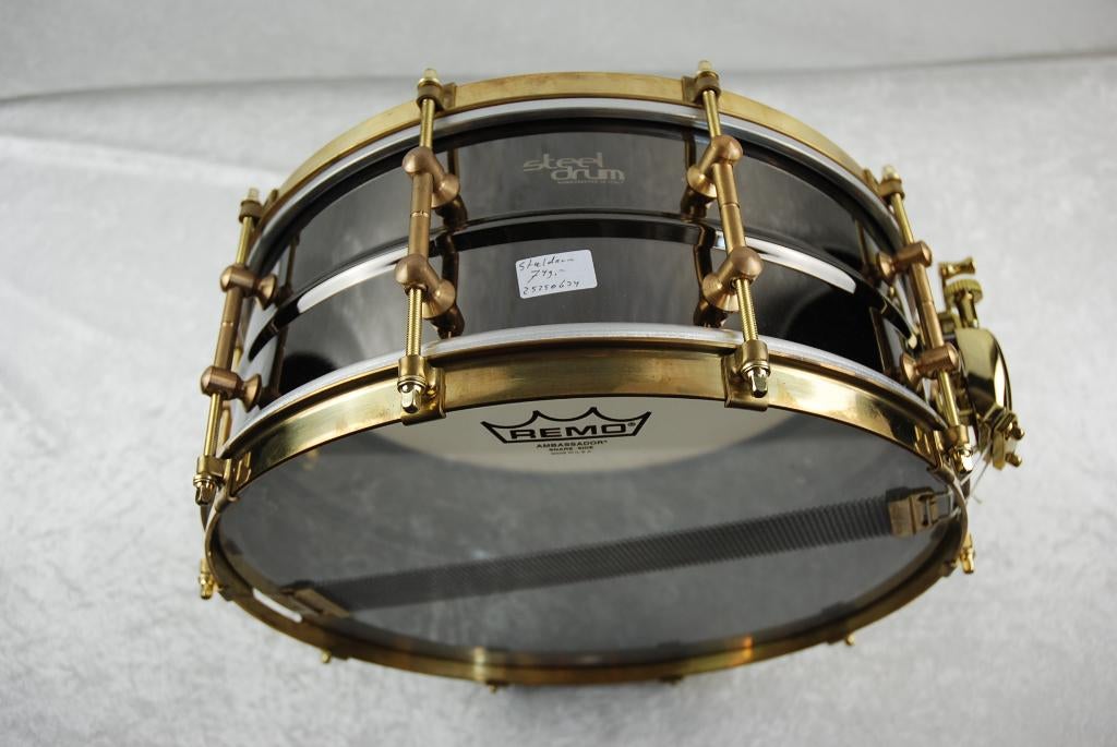 NIEUW!  Steeldrum Brass black nickle met tas 14x5,5 inch, Muziek en Instrumenten, ., Drums of Percussie, Nieuw, Ophalen of Verzenden