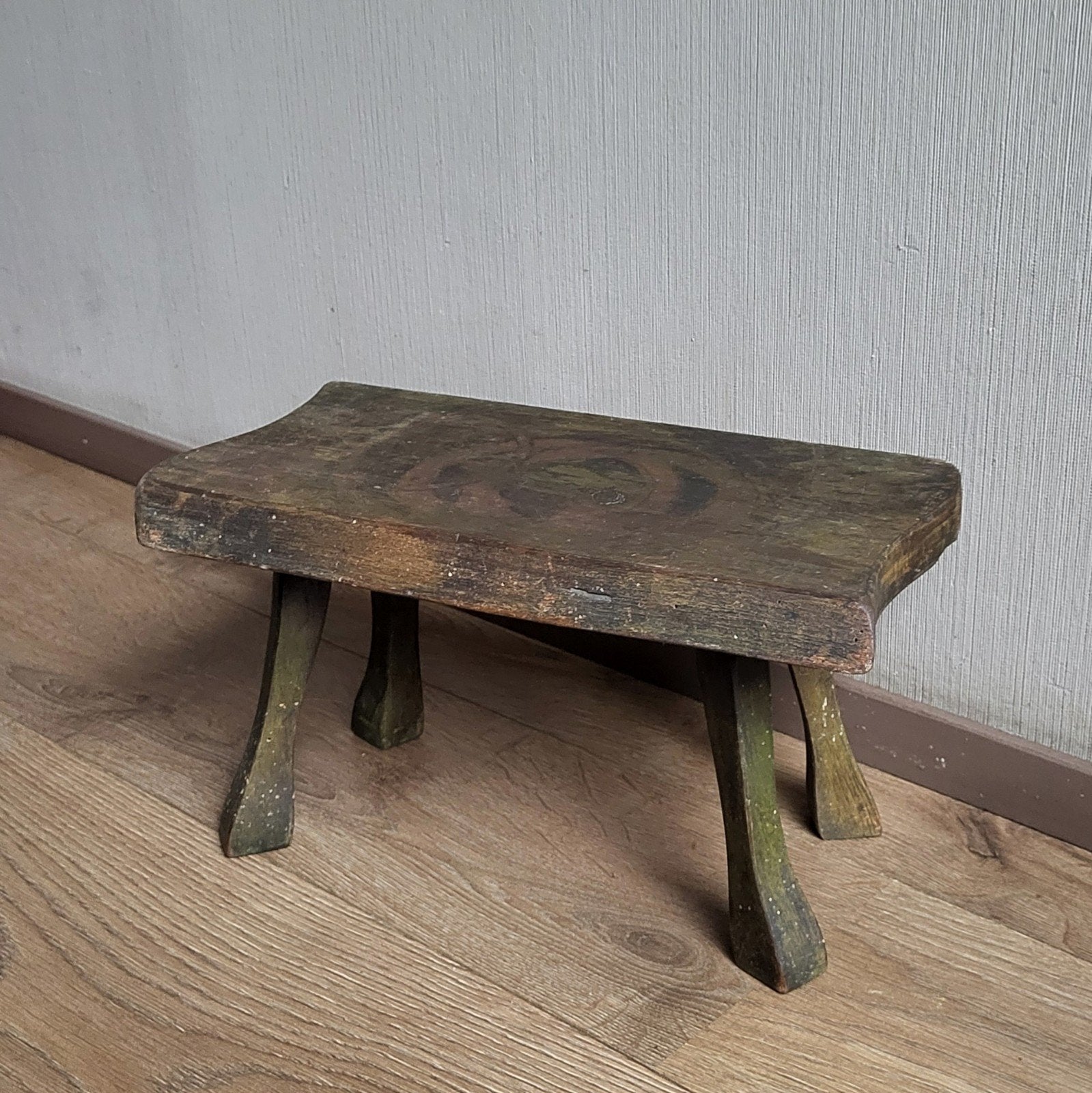 Laag bruin / groen houten bankje / tafeltje, Ophalen of Verzenden, Gebruikt, Bruin, Hout