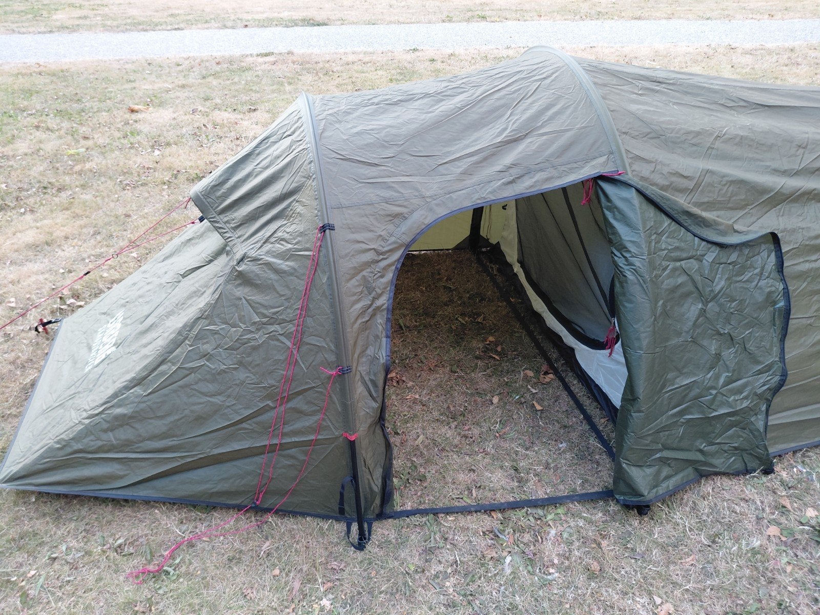 Urberg 2-Persoons Trekking Tunnel Tent - slechts 3 wkn gebru, Caravans en Kamperen, Ophalen of Verzenden, Zo goed als nieuw, Tot en met 2