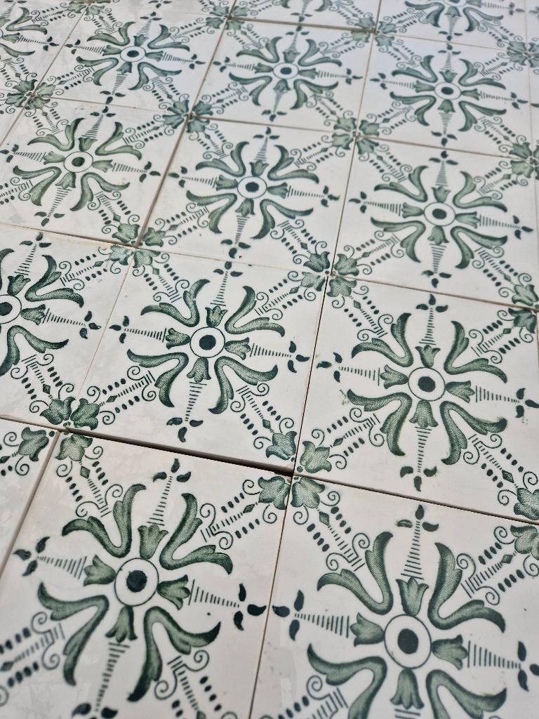 58 stuks Antieke wandtegels Boch 12x12cm blauwgroen decor