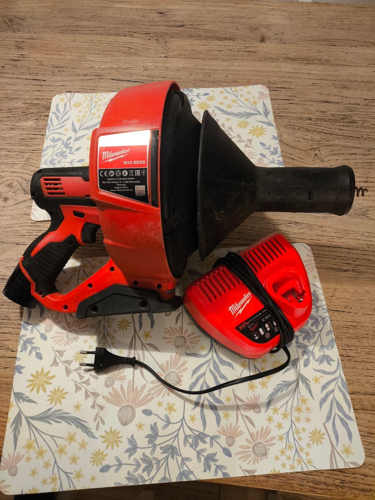 Milwaukee-apparaat voor het ontstoppen, Ophalen, Zo goed als nieuw, Minder dan 700 watt, Haakse handslijpmachine