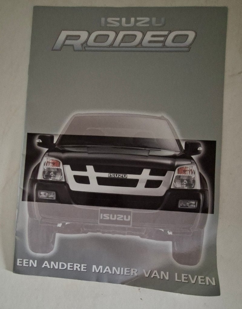 Isuzu Rodeo reclamefolders van autobeurs, Ophalen of Verzenden, Overige merken, Onbekend, Gelezen
