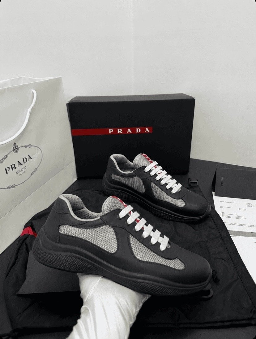 Prada Sneakers Zwart/Grijs Maat 43/44