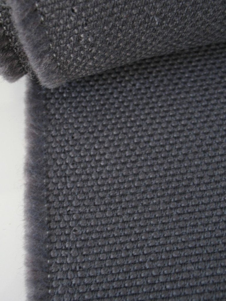 De Ploeg Solid 19/81; grijs; max 11 meter meubelstof, Hobby en Vrije tijd, Stoffen en Lappen, Wol, 120 cm of meer, Ophalen of Verzenden