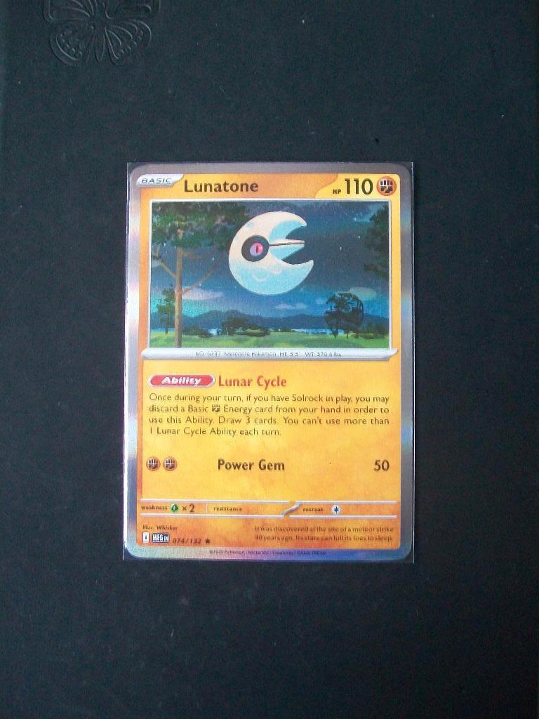 8675: Nieuwe Pokemon Kaart holofoil LUNATONE HP110 (074/132), Verzenden, Nieuw, Losse kaart, Foil