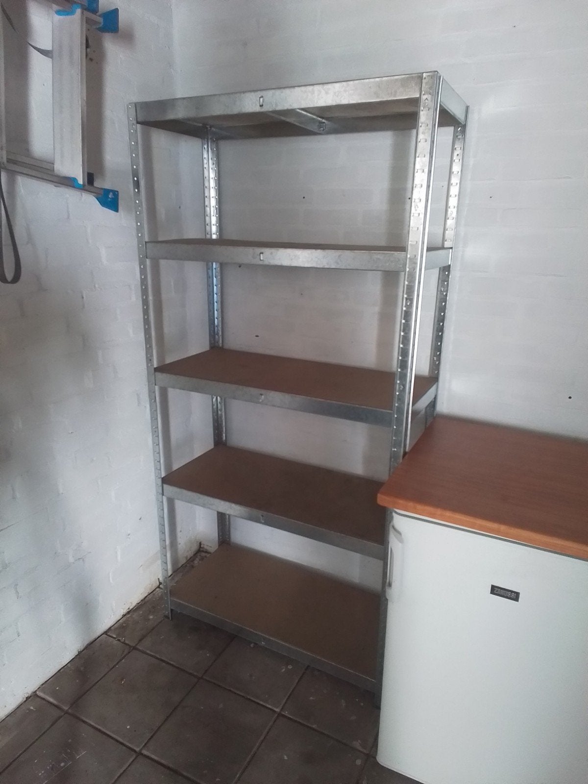 stellingkast, Ophalen, Zo goed als nieuw