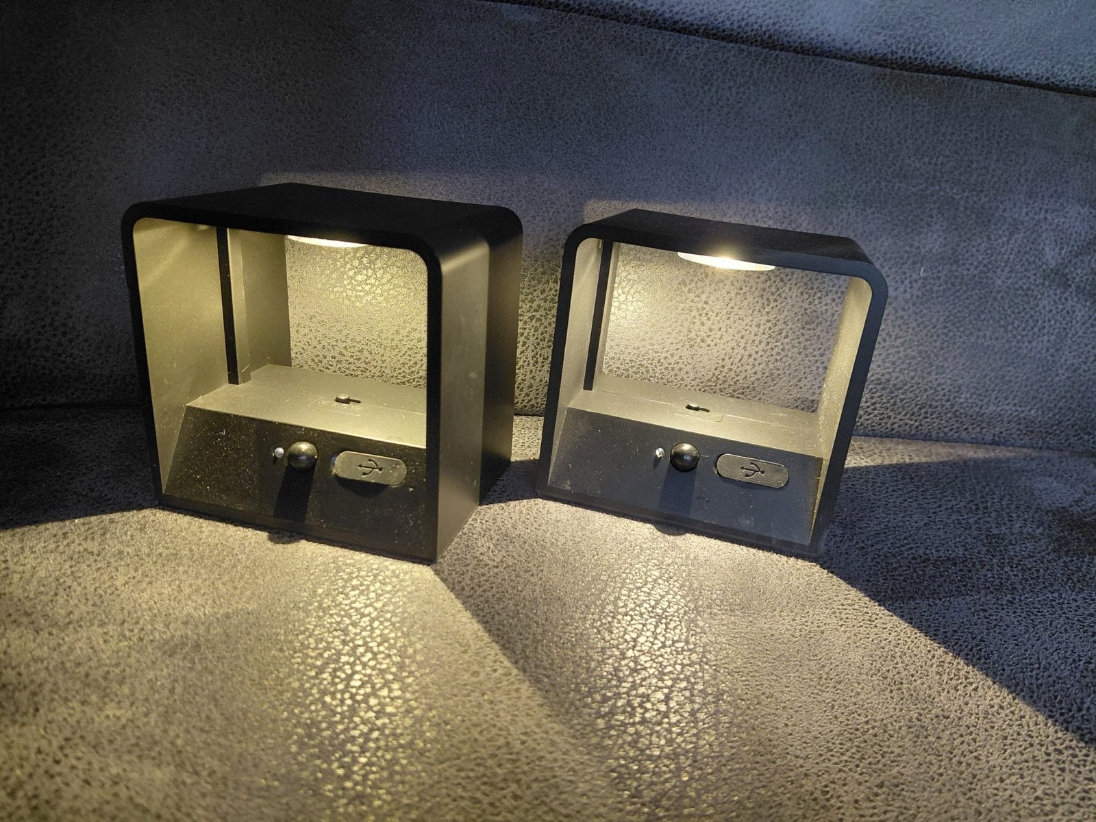 2x Action LED lampjes 10x10x8 cm - USB-C oplaadbaar, Gebruikt, Zwart, Ophalen of Verzenden, Overige merken
