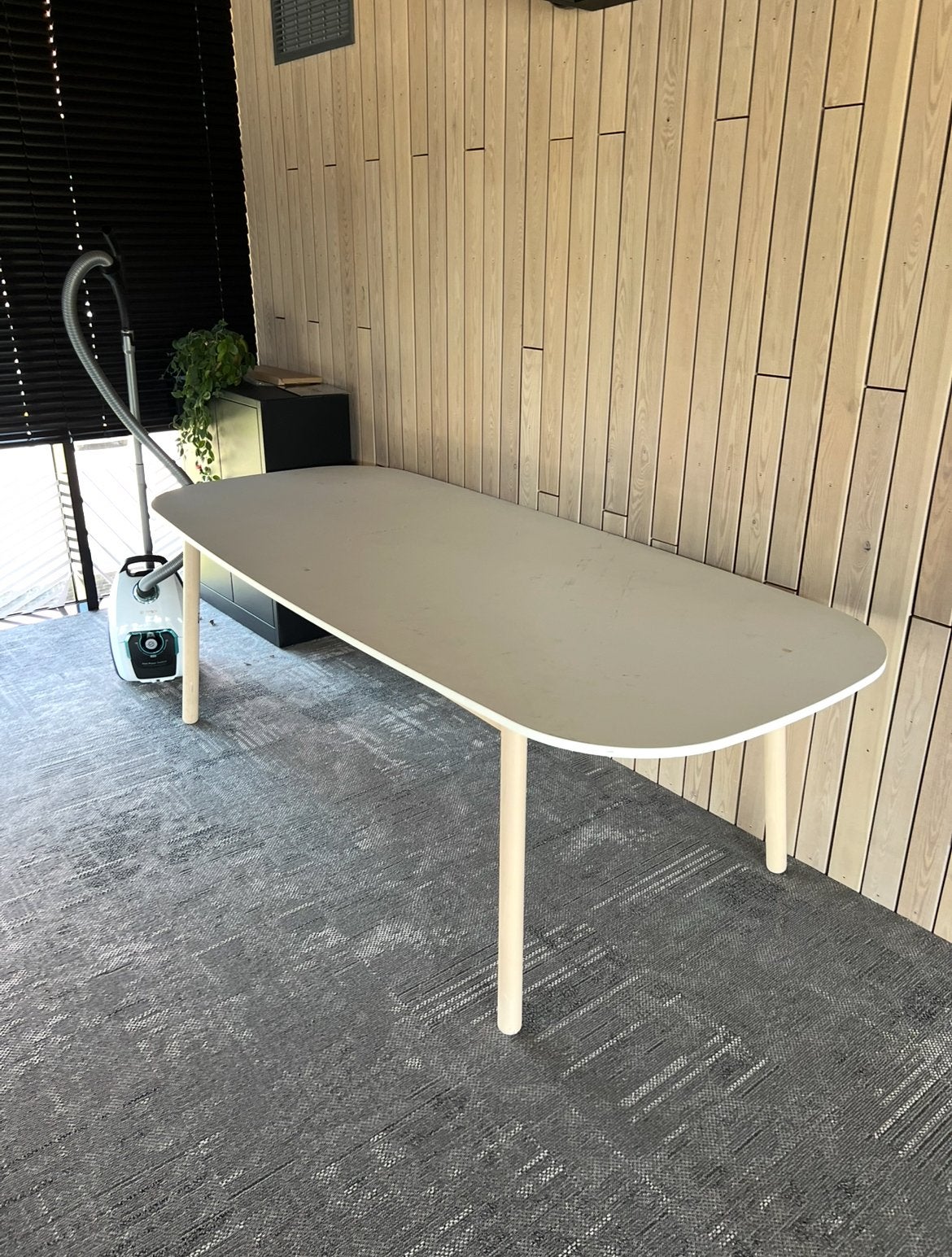 GRATIS TAFEL. Af te halen in zwolle, Huis en Inrichting, Tafels | Eettafels, Ophalen, Overige materialen, Gebruikt, 50 tot 100 cm