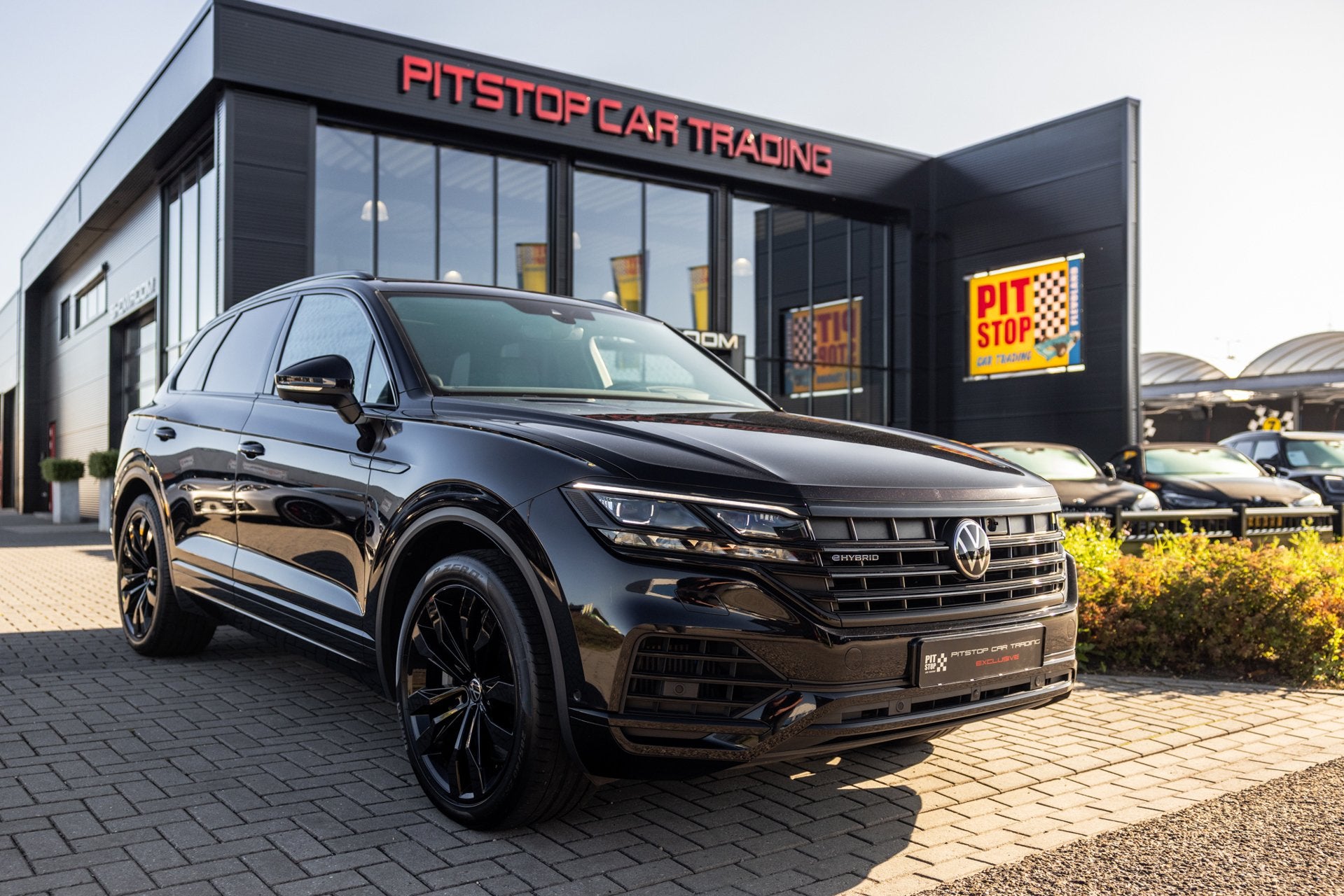 Volkswagen Touareg 3.0 TSi 4MOTION R, Pano, Massage, Trekhaa, Automaat, Dealer onderhouden, 14 kWh, Gebruikt