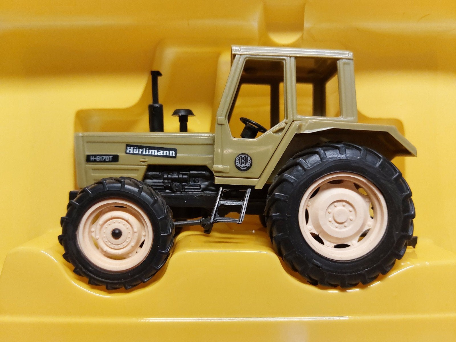 Hürlimann H-6170T, Hobby en Vrije tijd, Modelauto's | 1:32, Ophalen of Verzenden, Nieuw, Tractor of Landbouw, Overige merken