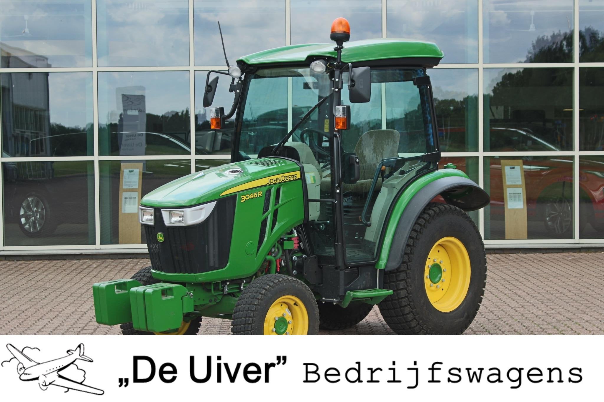 John deere 3046R HST 46 PK 4X4 Compact Tractor Fronthef, Air, 12 maanden, Stof, 1 stoelen, Bedrijf