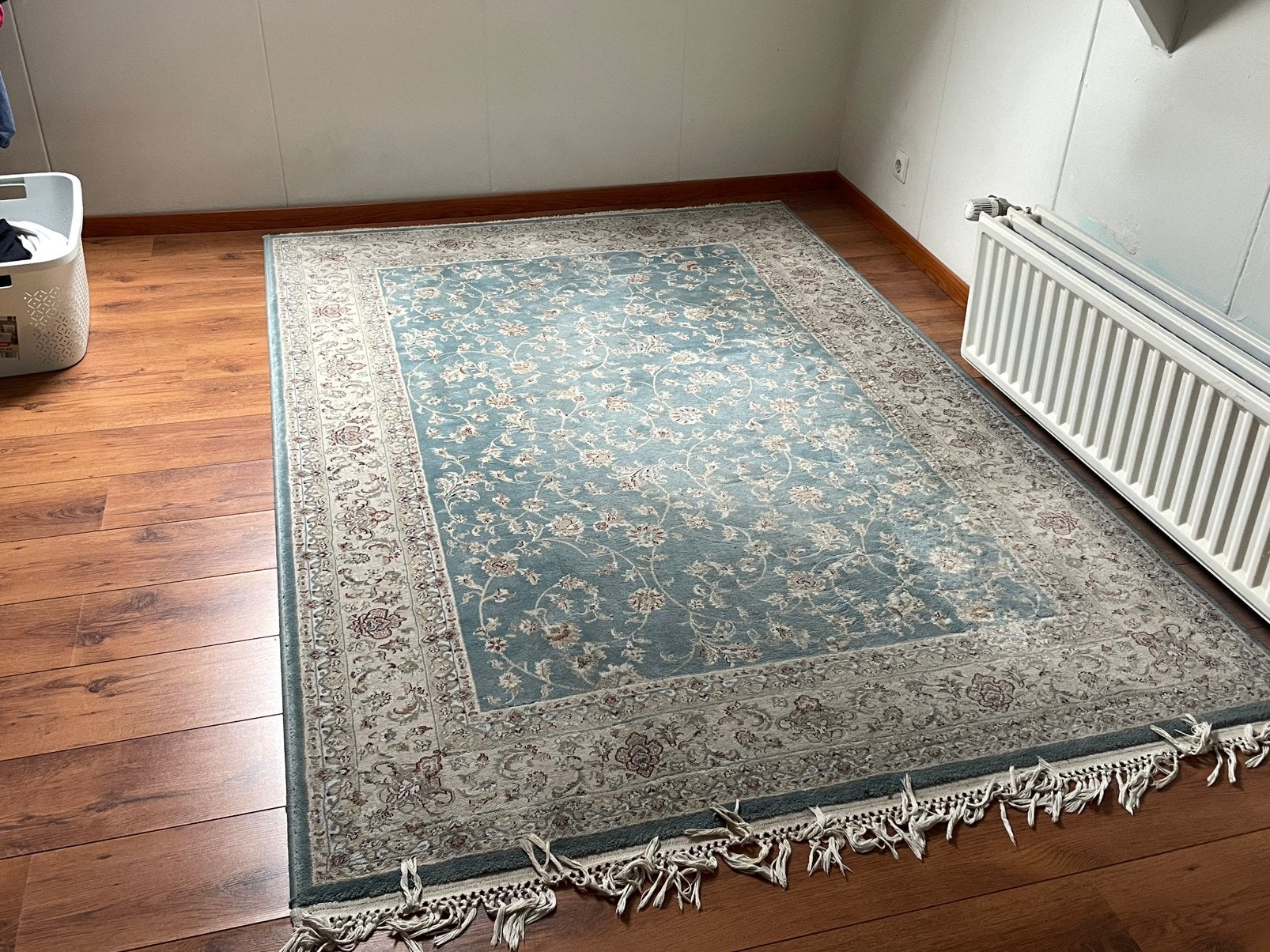 Blue beige carpet persian, Ophalen, Beige, 200 cm of meer, Zo goed als nieuw
