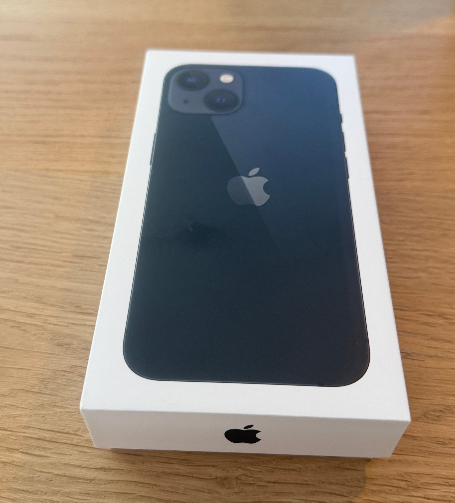 Krasvrije Iphone 13, zwart inclusief doosje en snoer, Ophalen, 80 %, Zwart, IPhone 13