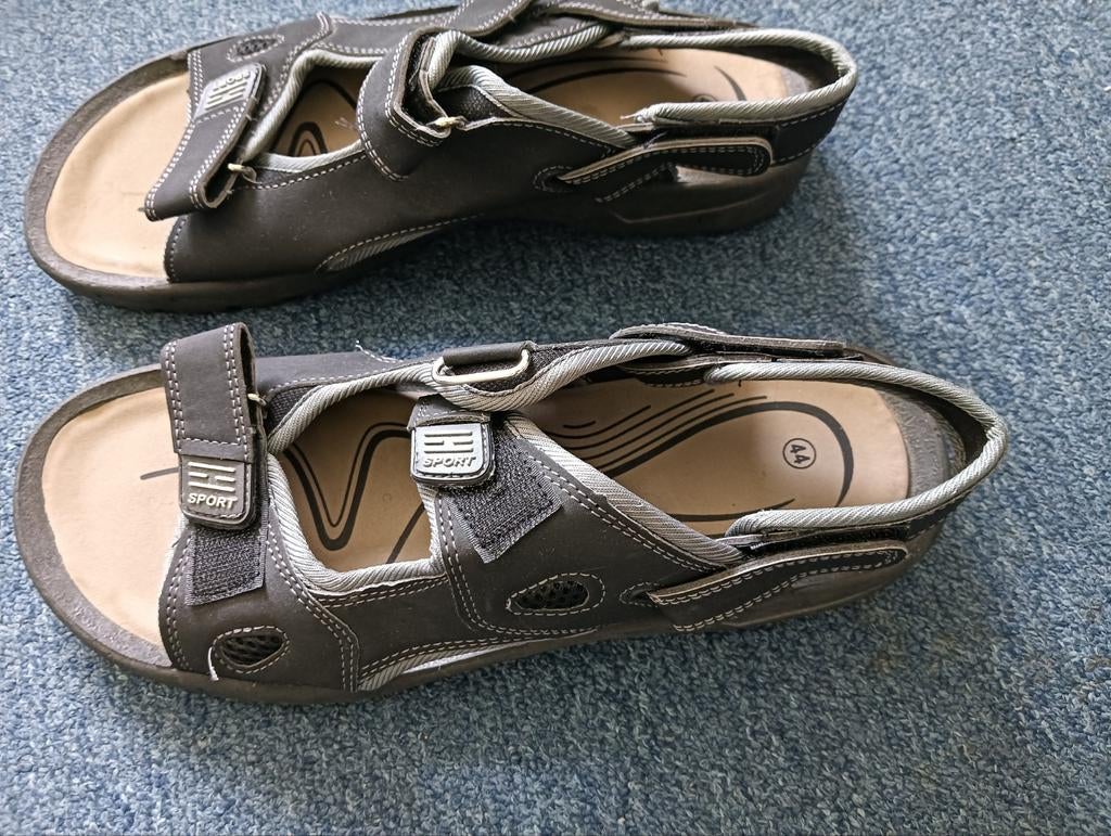 Goed als nieuwe sandal merk sport maat 44, Ophalen of Verzenden, Zo goed als nieuw, Jongetje of Meisje, Schoentjes