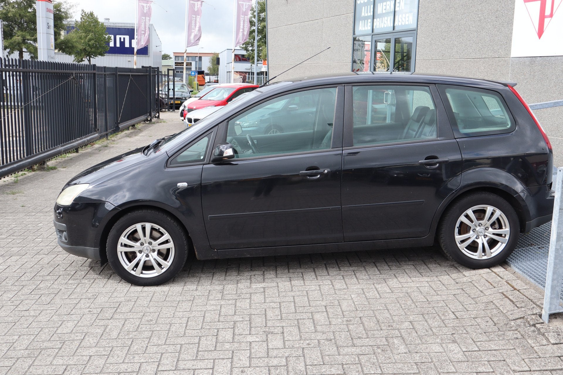 Ford Focus C-MAX 2.0-16V Ghia Stoelverwarming/Climate contro, Stof, Gebruikt, Zwart, 4 cilinders