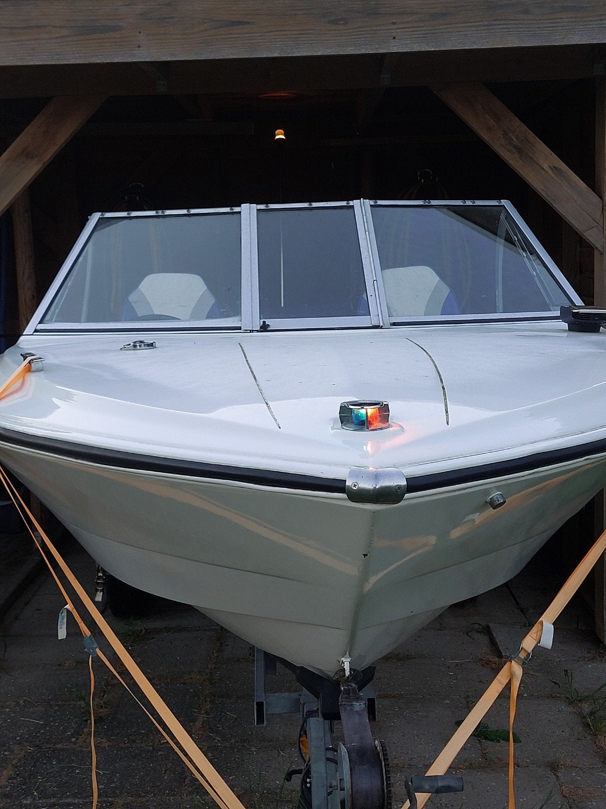 Larson 5000 All American, Ophalen, Benzine