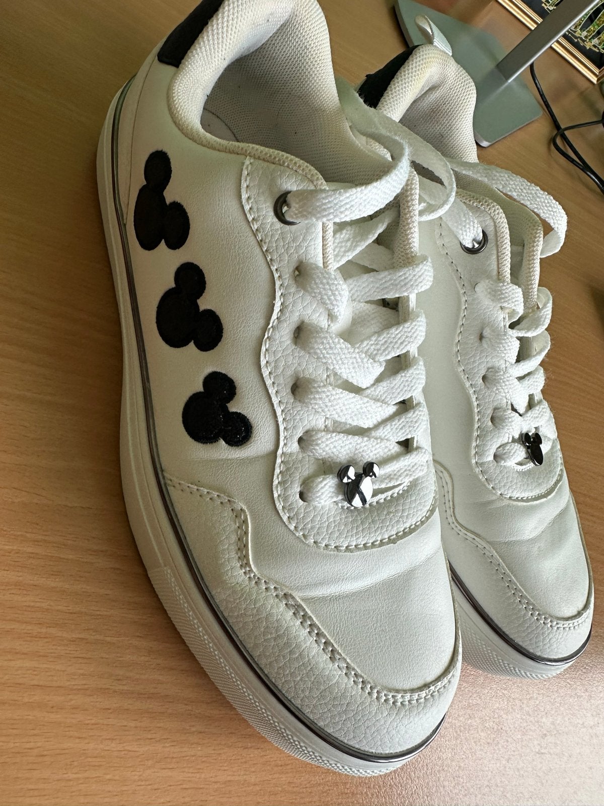 Disney Mickey Mouse Sneakers - Maat 38, Ophalen of Verzenden, Zo goed als nieuw, Wit, Sneakers of Gympen