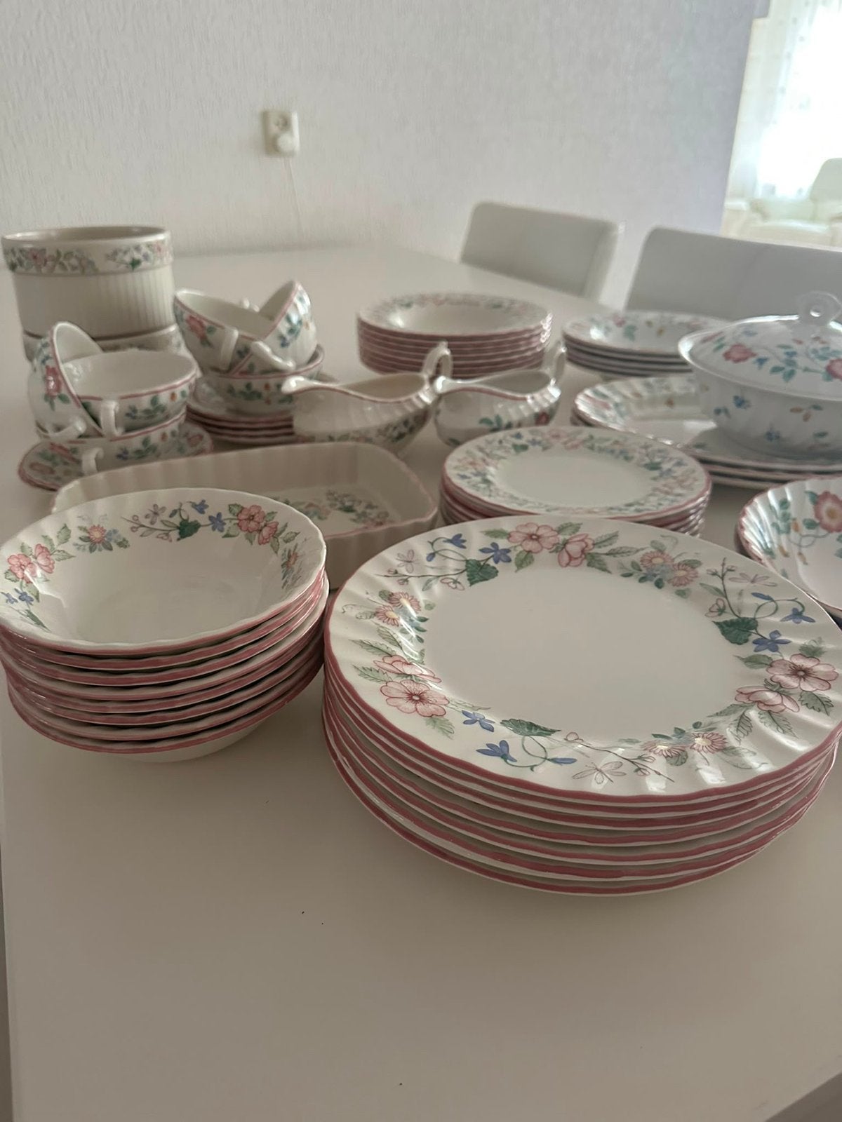 Uitgebreid Churchill servies The Chartwell Collection, Ophalen, Gebruikt, Compleet servies, Klassiek