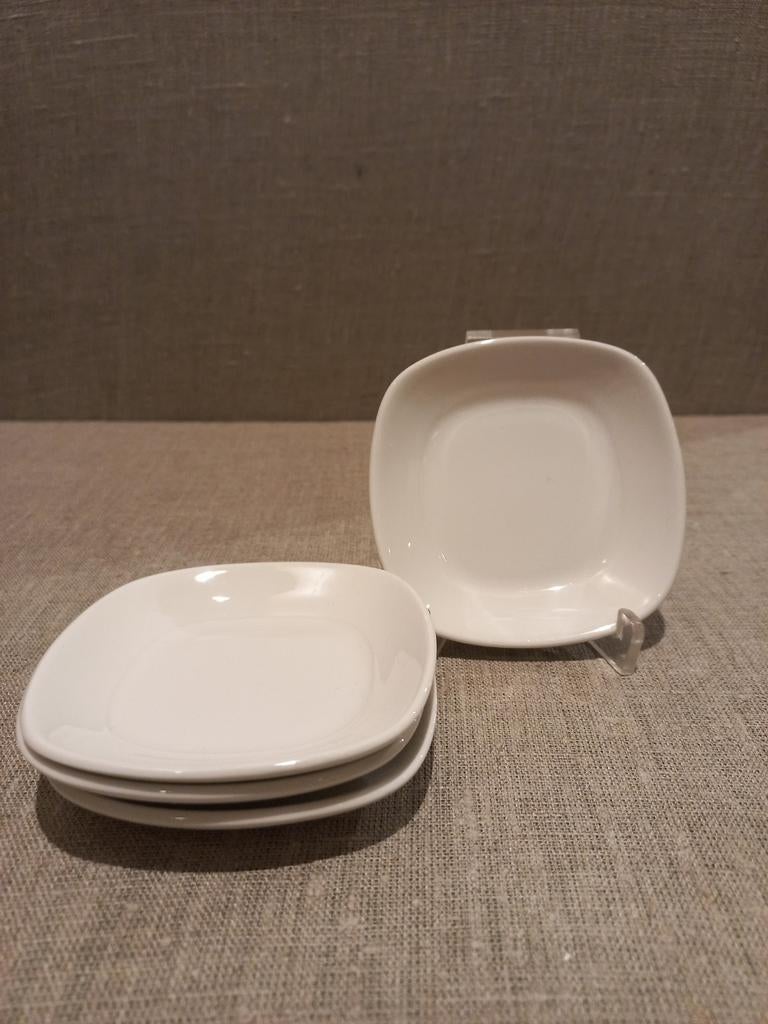 Set van 4 witte petitfour schaaltjes, Nieuw, Ophalen of Verzenden, Schaal of Schalen, Overige stijlen