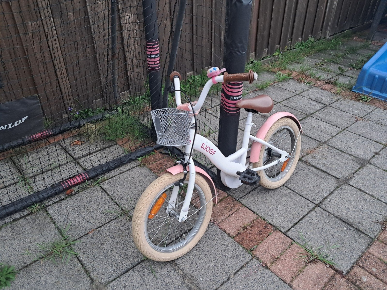 Sjoef kinderfiets 16 inch wit/roze met mandje, Ophalen, Terugtraprem, Sjoef, 16 tot 20 inch
