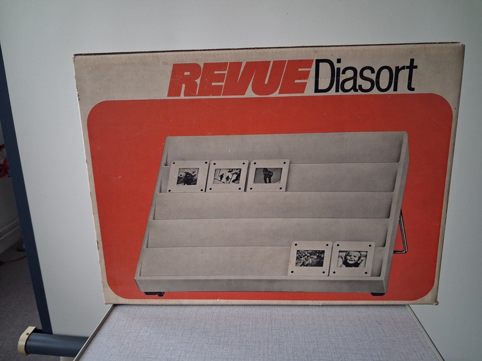 Revue Diasort diascanner/sorteerder in originele doos, Audio, Tv en Foto, Diaprojectors, Ophalen, Gebruikt, Met scherm