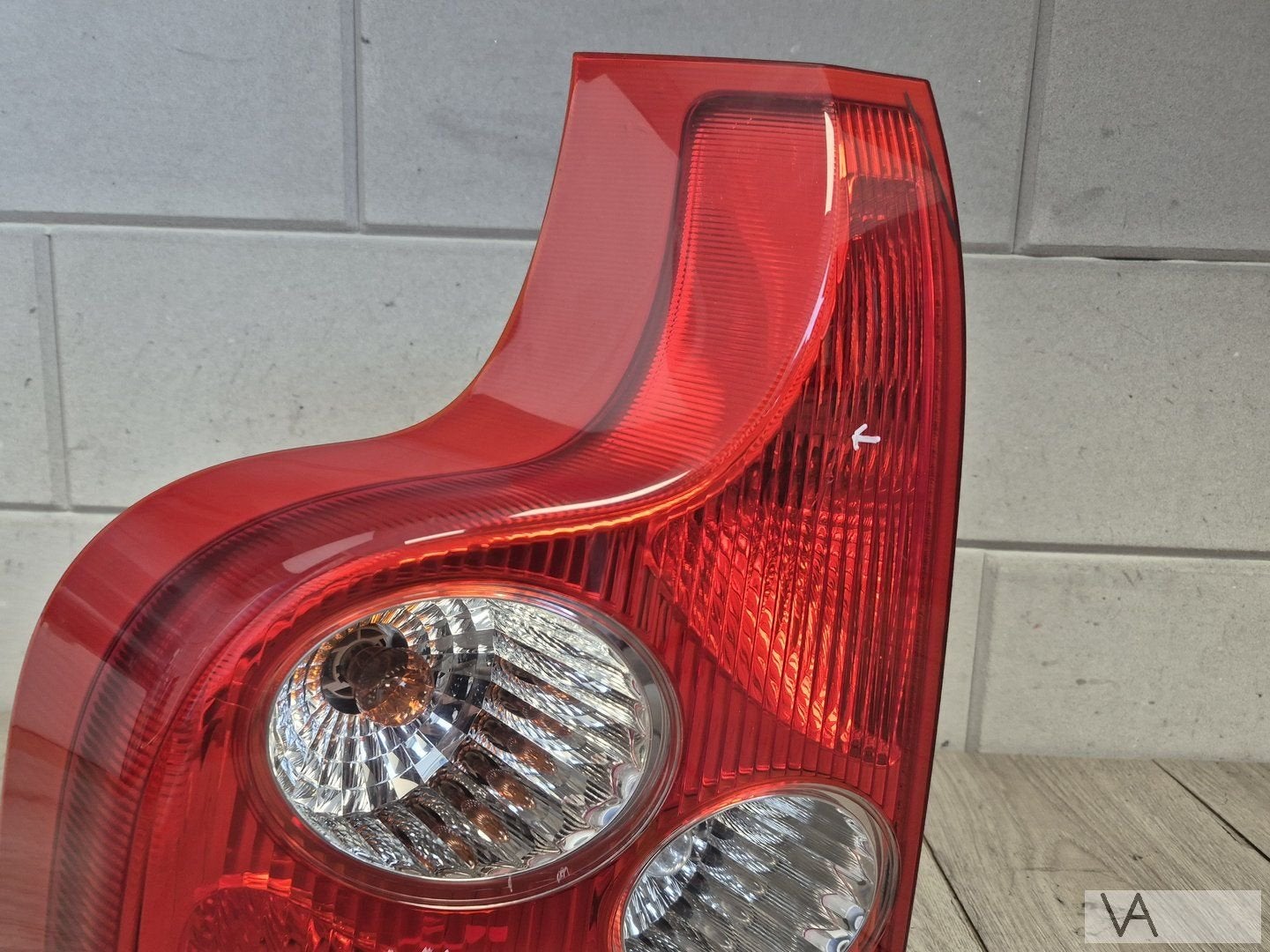 Achterlicht links van Volvo XC90 2002 - 2007 klein plekje, Auto-onderdelen, Gebruikt, -, -, Ophalen of Verzenden