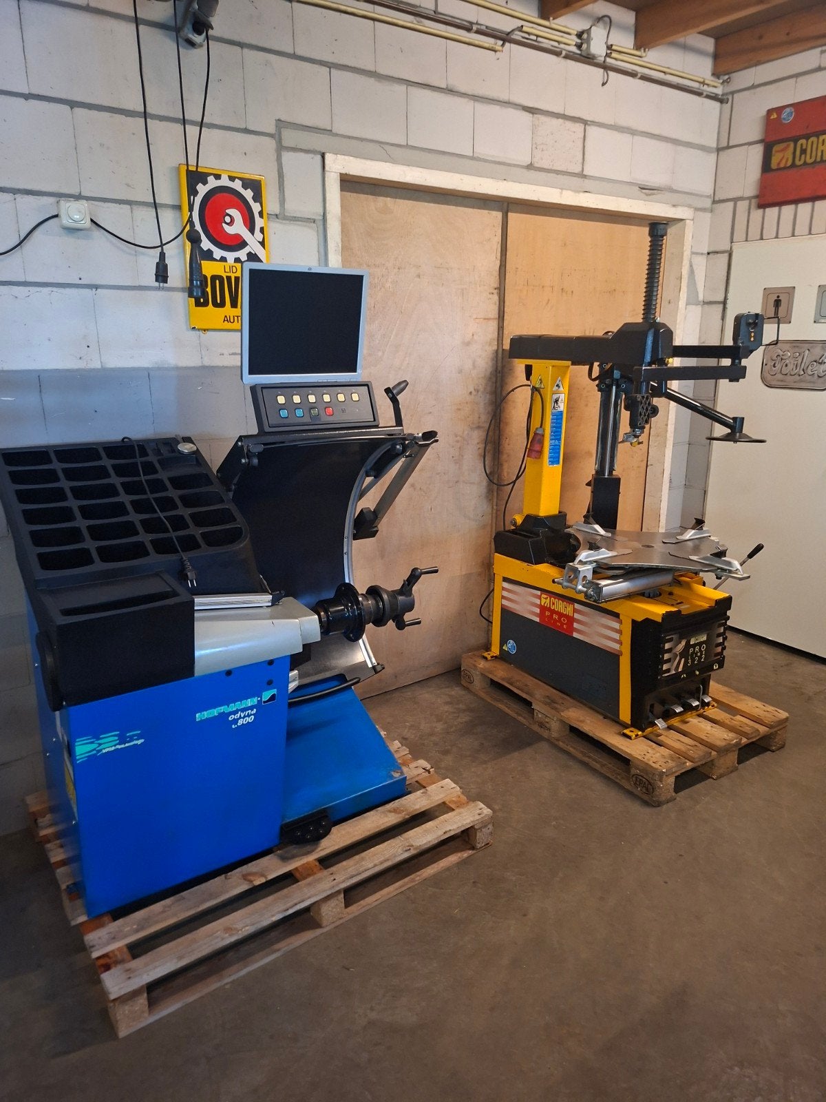 set bandenapparaat balanceer machine Corghi Hofmann 24 inch, Auto diversen, Autogereedschap, Ophalen