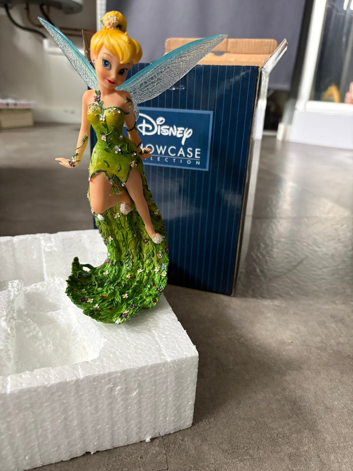 Disney Showcase Tinkerbell Beeldje - Nieuw in Doos, Verzamelen, Ophalen of Verzenden, Overige figuren, Nieuw, Beeldje of Figuurtje