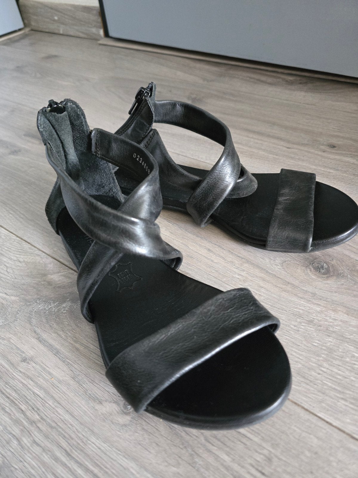 Zwart leren dames sandalen TwoDay, maat 37 (JM6), Kleding | Dames, Schoenen, Ophalen of Verzenden, Zo goed als nieuw, Zwart, Sandalen of Muiltjes
