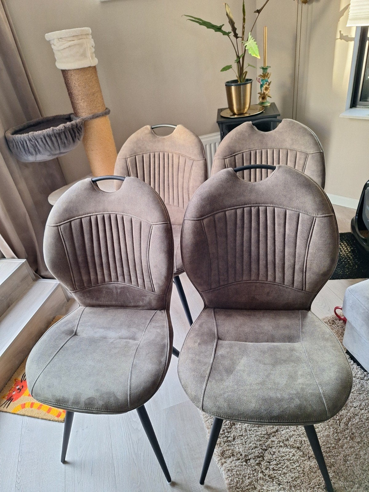 Te koop 4 mooie eettafel stoelen., Ophalen, Overige kleuren, Zo goed als nieuw, Vier
