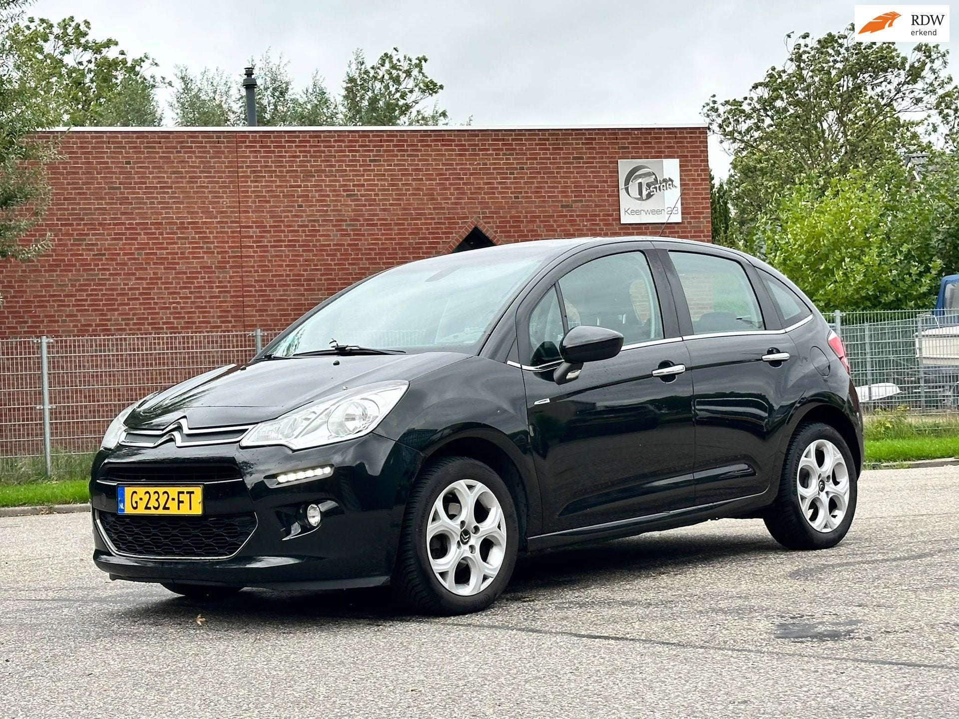 Citroen C3 1.2 PureTech Collection Achteruit camera*Navigati, Auto's, Voorwielaandrijving, Dealer onderhouden, Gebruikt, 1199 cc
