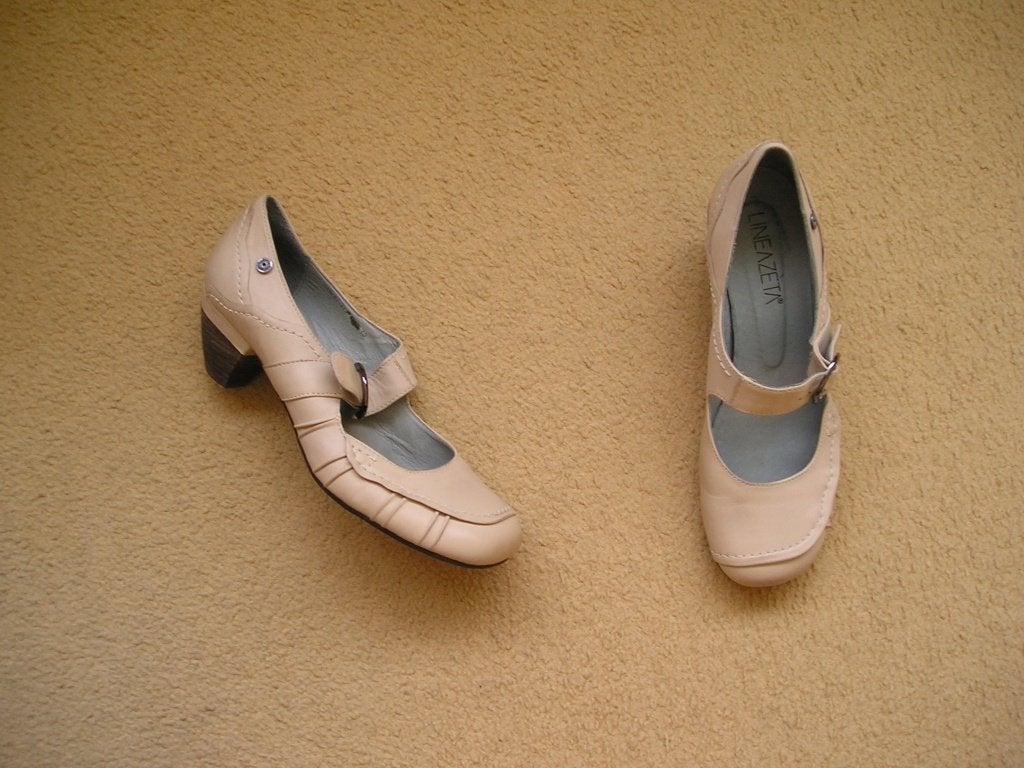 prachtige beige schoenen Linea Zeta maat 40, Ophalen, Schoenen met lage hakken, Beige, Zo goed als nieuw