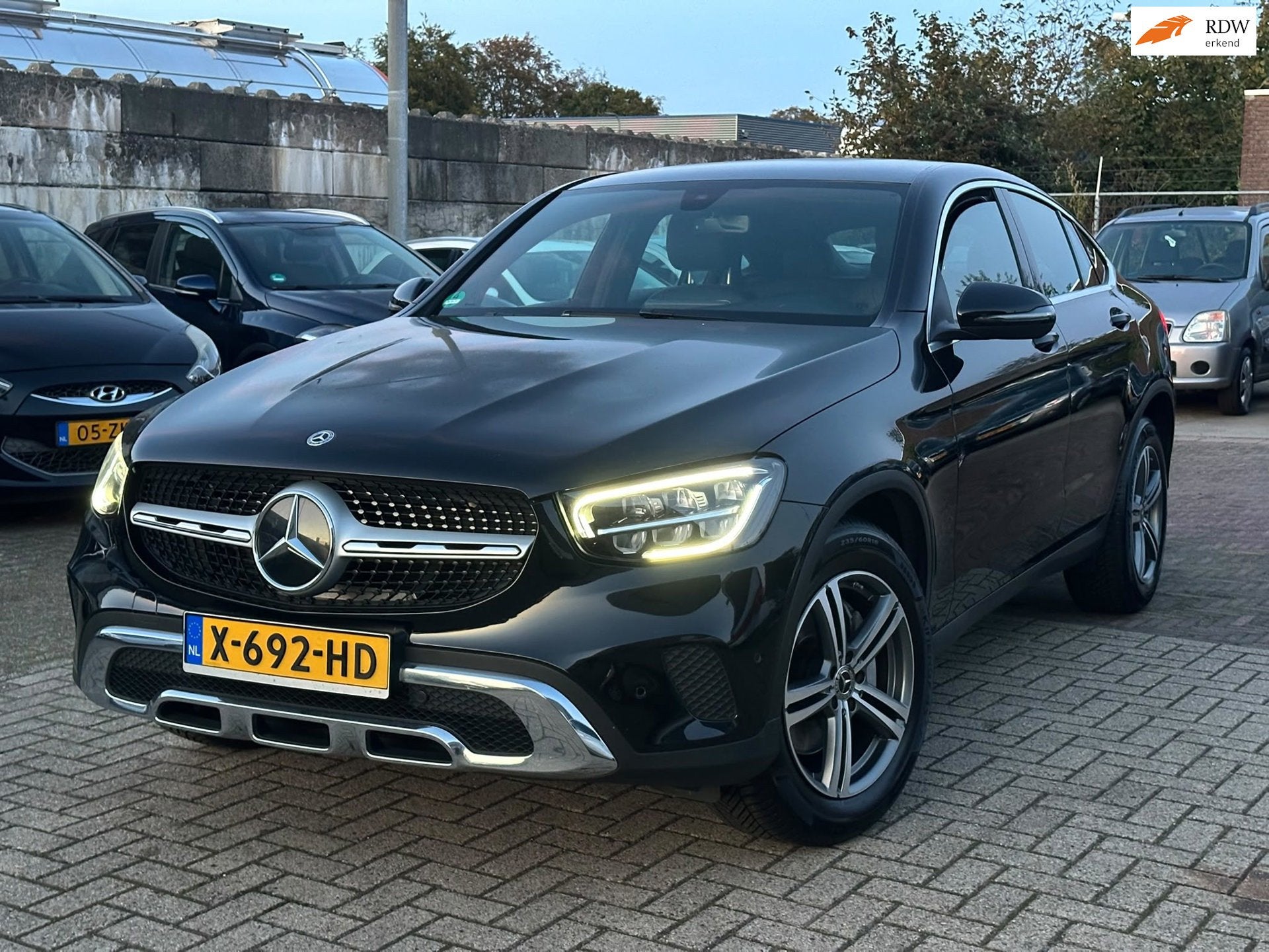 Mercedes-Benz GLC-klasse Coupé 200 4MATIC Premium Plus LEDE, Auto's, Automaat, Gebruikt, 4 cilinders, 2000 kg