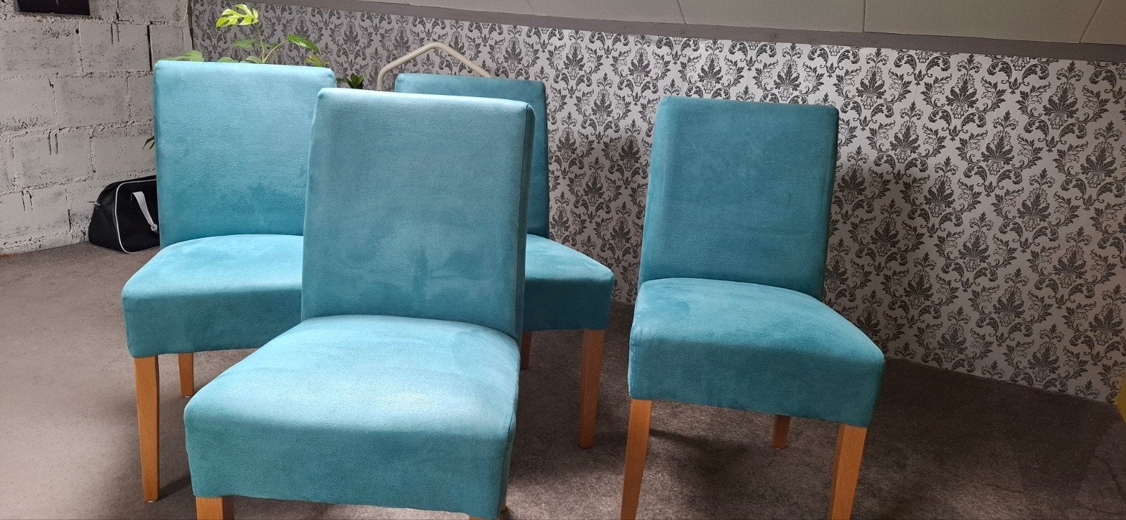Eetkamerstoelen kleur Petrol, Ophalen, Zo goed als nieuw, Vier, Stof