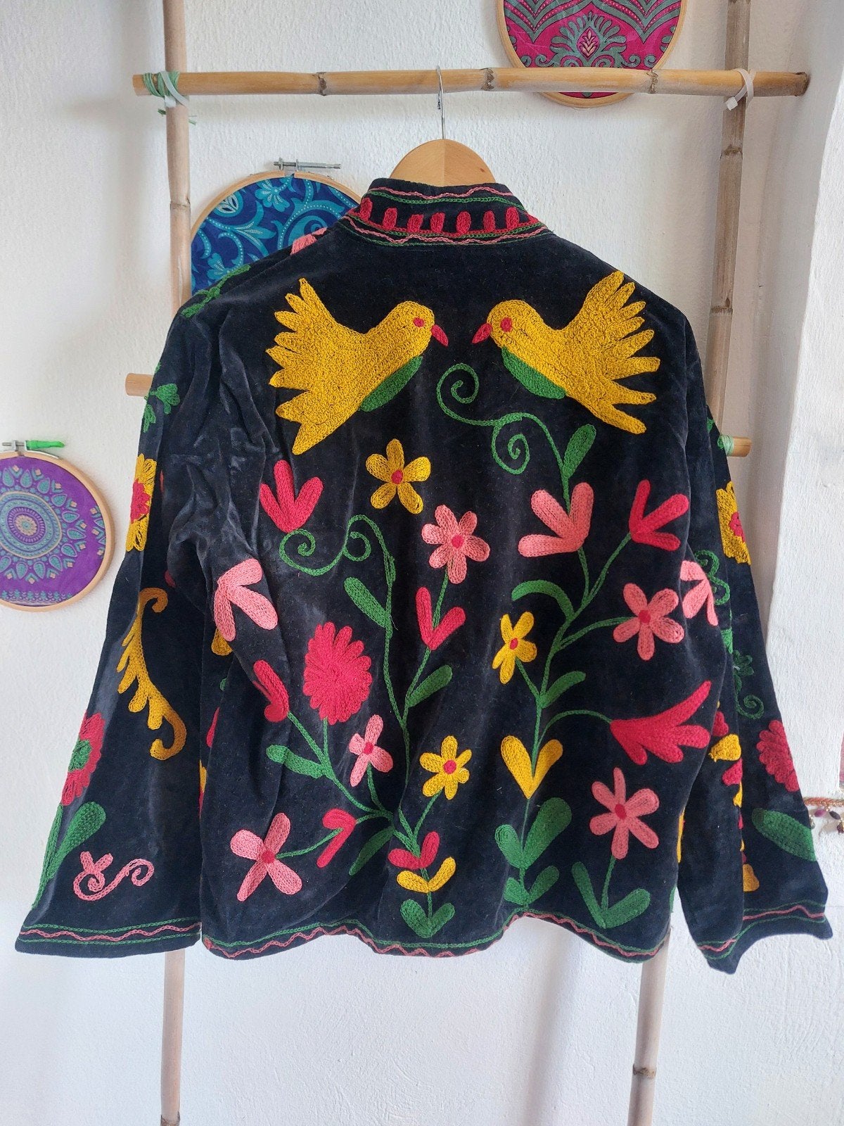 SALE - Fluwelen Suzani jasje. - maat M/L, India, Verzenden, Zwart, Maat 42/44 (L)