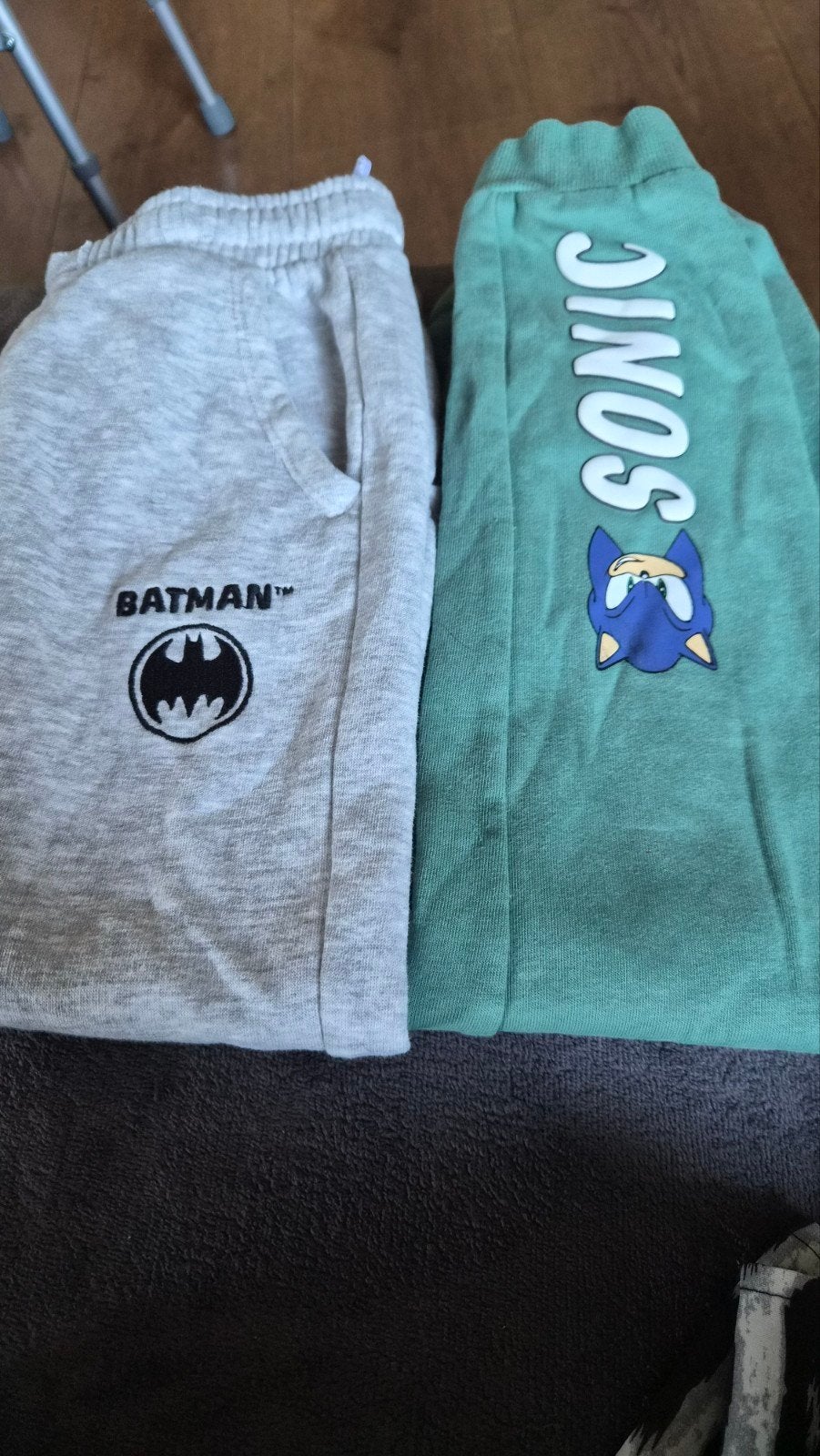 Batman & Sonic joggingbroeken - Maat 122/128, Ophalen of Verzenden, Gebruikt, Diverse, Jongen