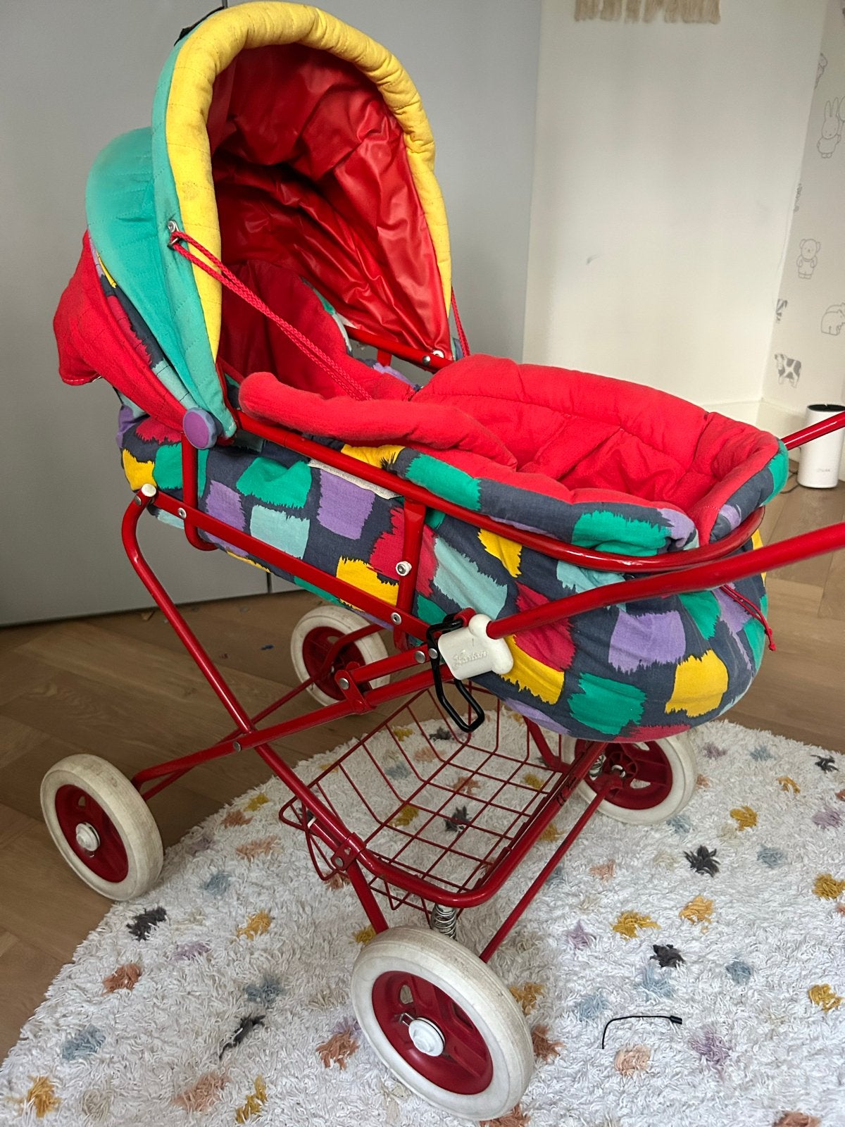Retro poppenwagen - Kleurrijk en uniek design, Kinderen en Baby's, Ophalen of Verzenden, Gebruikt, Overige typen