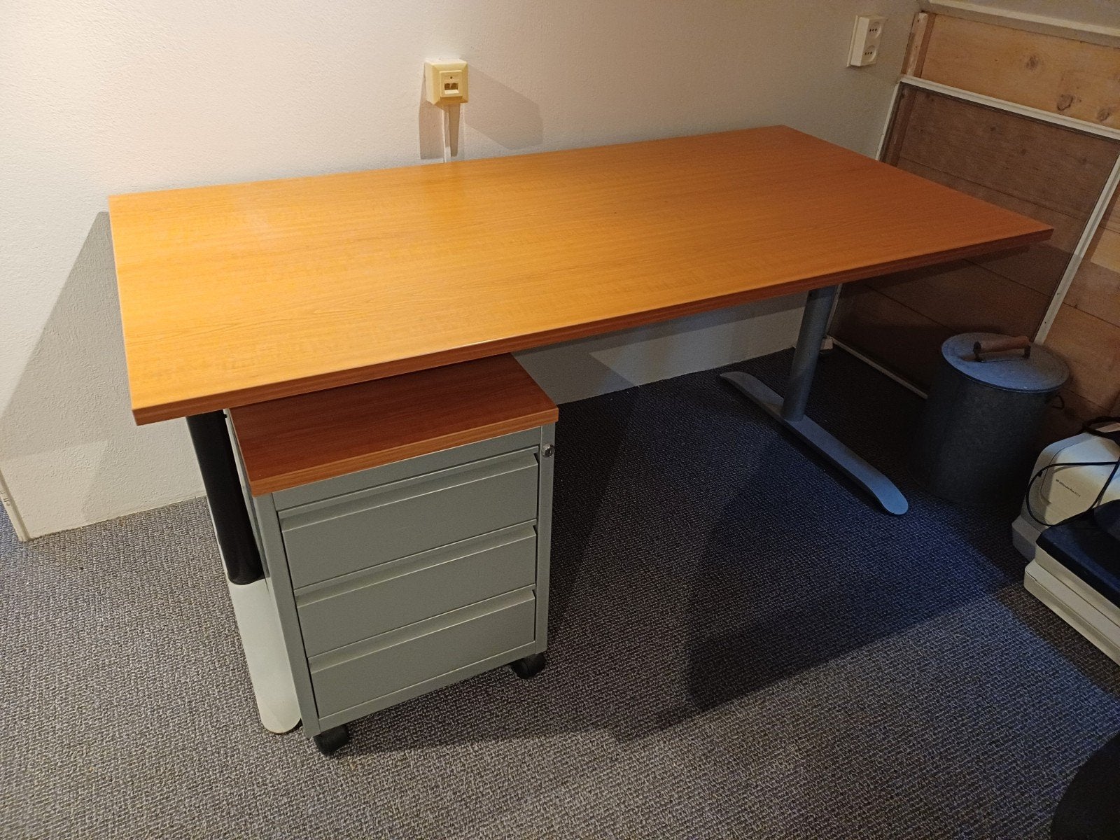 Bureau met ladeblok - 160x80 cm, in hoogte verstelbaar, Ophalen, In hoogte verstelbaar, Gebruikt