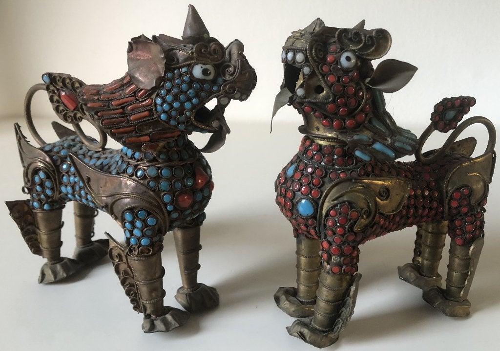 2 ANTIEKE TIBETAANSE FOO DOGS - 13,5 CM X 11 CM, Antiek en Kunst, Kunst | Niet-Westerse kunst, Ophalen of Verzenden