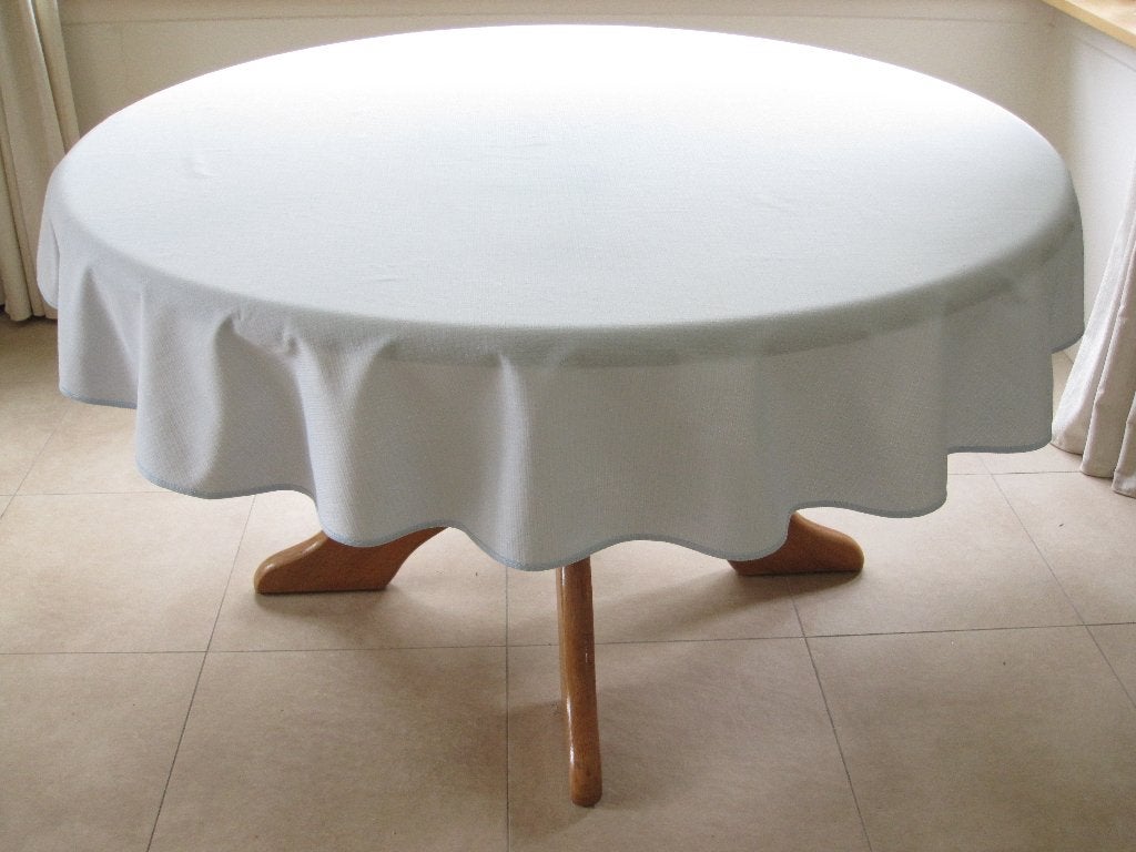 Mooi lichtblauw rond tafelkleed - 155 cm doorsnee, Ophalen of Verzenden, Zo goed als nieuw, Tafelkleed, Blauw