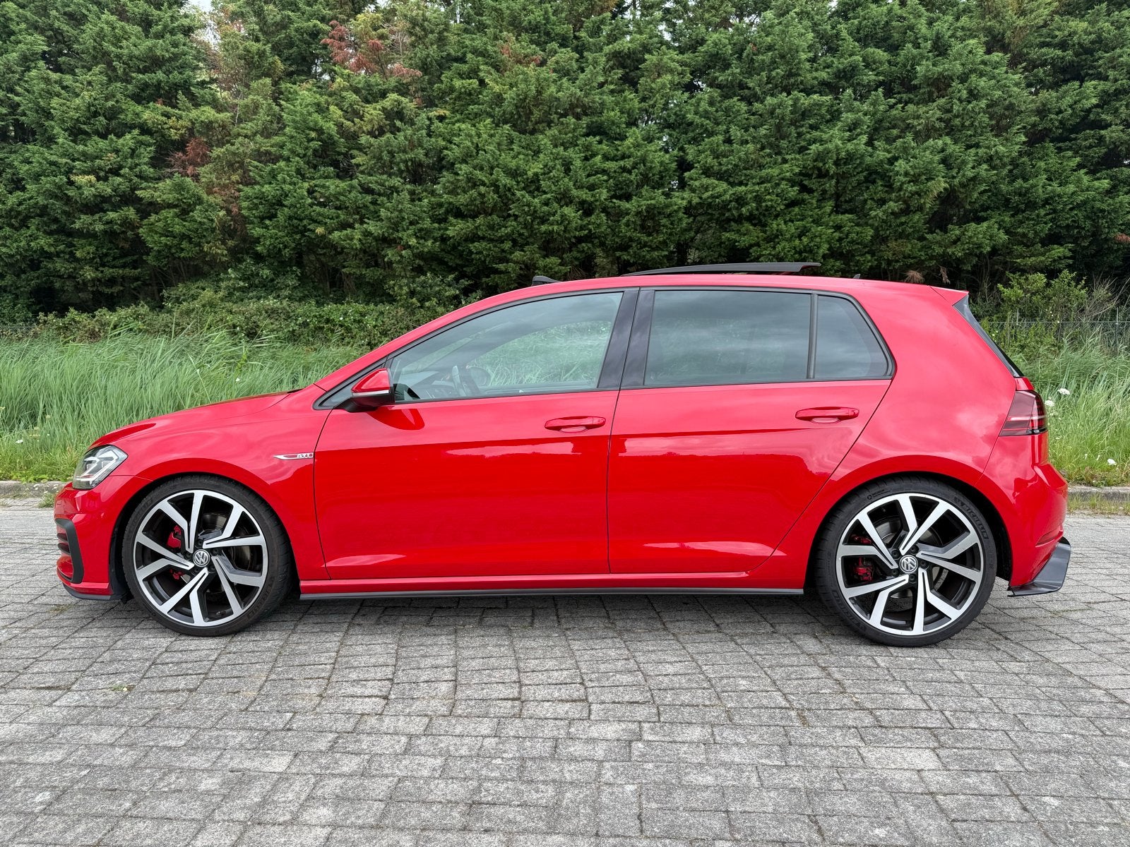 Volkswagen Golf 2.0 TSI 169KW 5D DSG 2017 Rood, 4 cilinders, 1600 kg, 1308 kg, Geïmporteerd