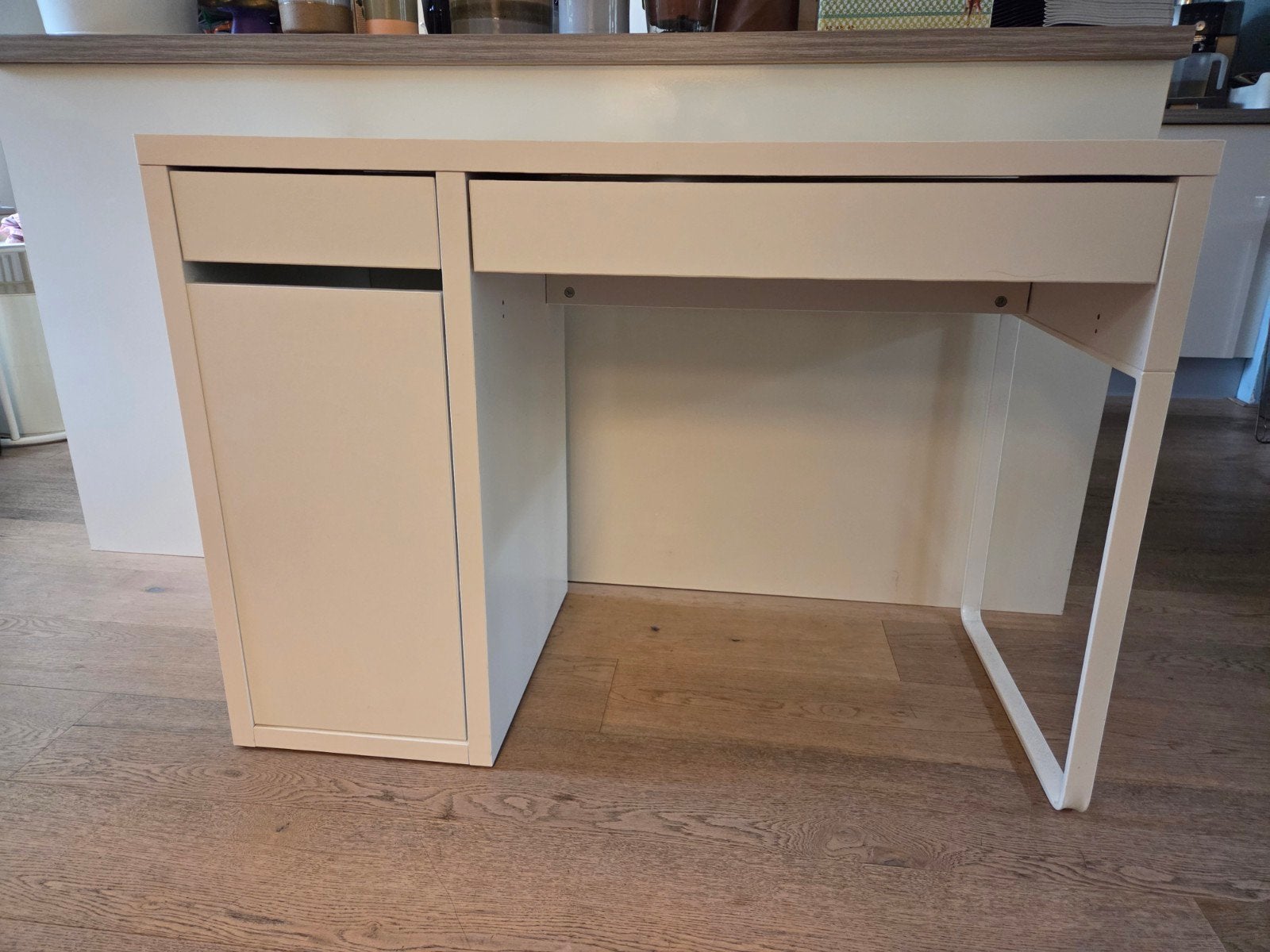 Bureau Micke, Ophalen, Zo goed als nieuw, Kinderbureau