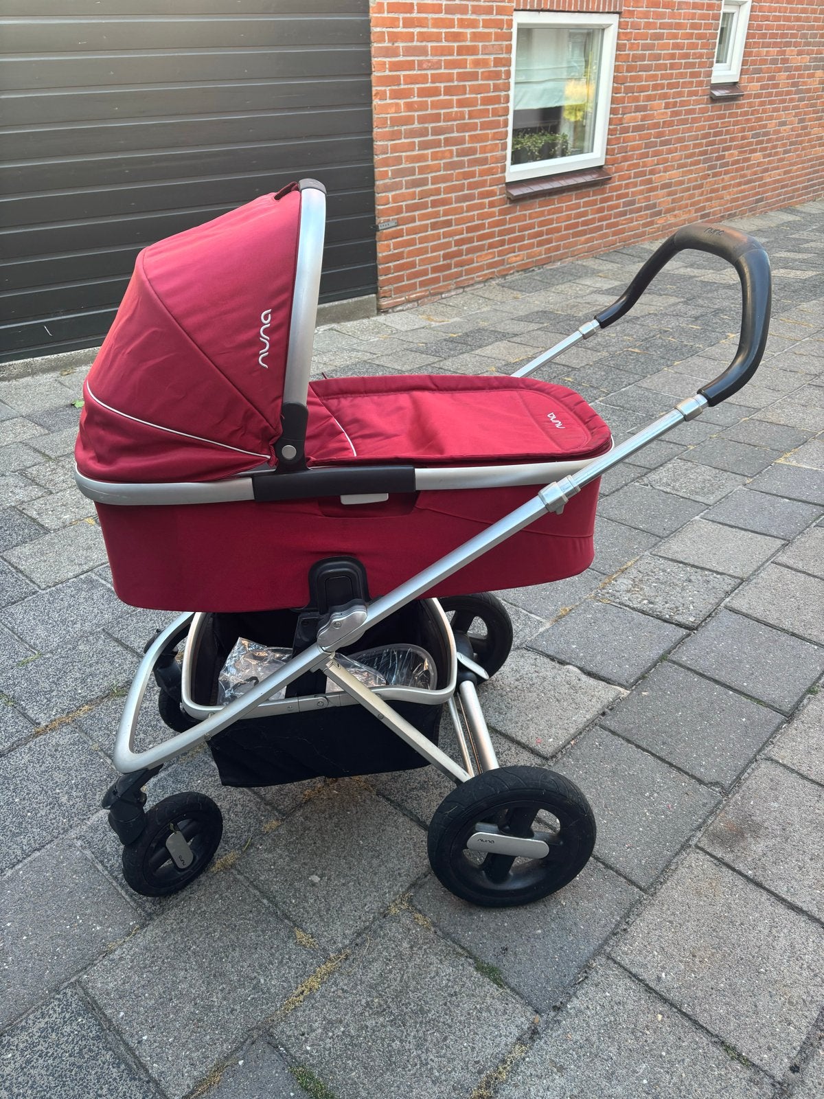 Nuna Mixx Kinderwagen - Rood met Reiswieg en Zitje, Gebruikt, Combiwagen, Met reiswieg, Ophalen