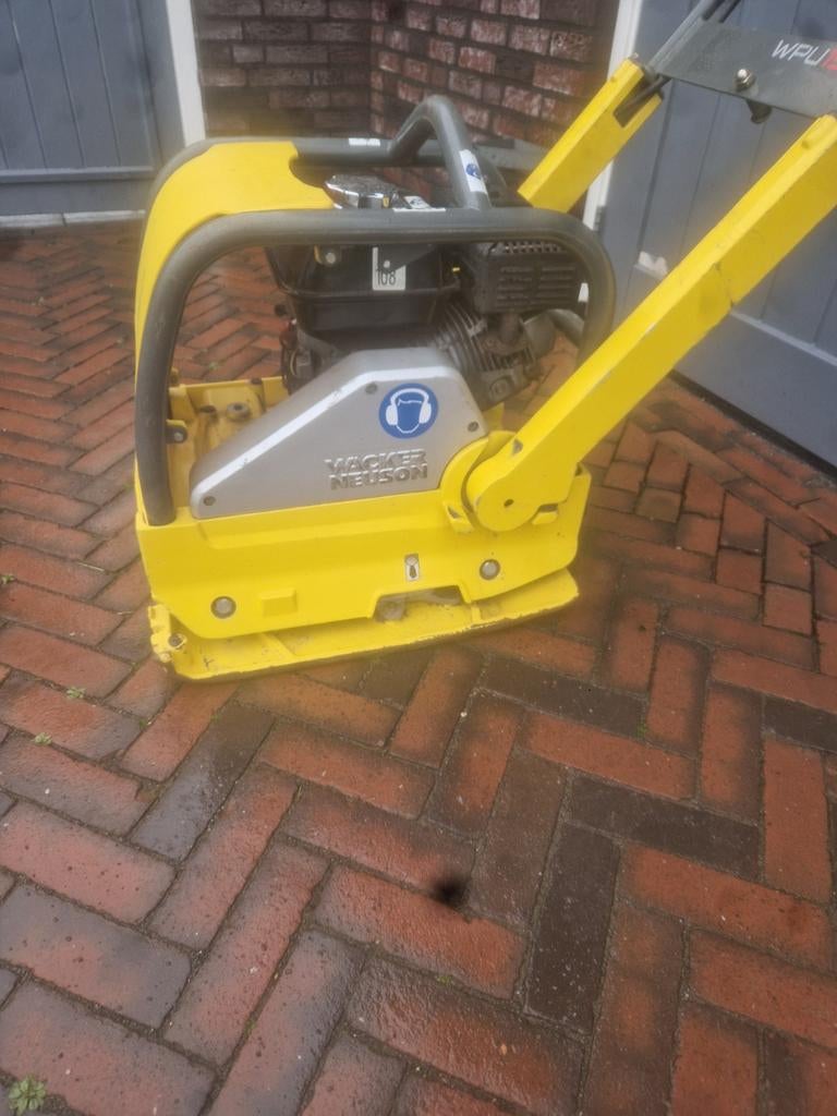 Wacker wpu 1550 trilplaat schakeltrilplaat honda motor, Ophalen, Zo goed als nieuw