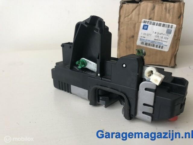 Deurslot mechaniek linksachter 4-deurs 24414130 Opel Vectra, Auto-onderdelen, Gebruikt, Opel, Ophalen of Verzenden, Opel