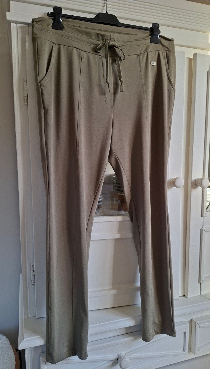 izgs angelle milan travelbroek mt xl, Kleding | Dames, Angelle Milan, Maat 42/44 (L), Ophalen of Verzenden, Zo goed als nieuw