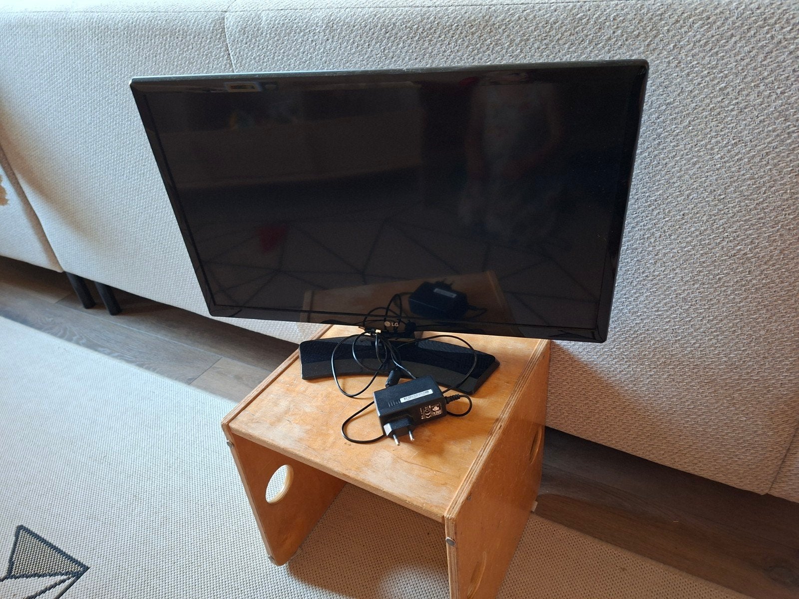 Kleine LG TV - Ideaal voor slaapkamer,keuken of badkamer, Audio, Tv en Foto, Ophalen, LG, 60 tot 80 cm, Gebruikt